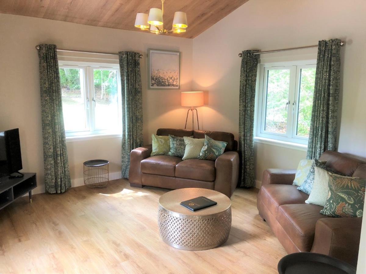Breckland Lodge 2 With Hot Tub Belladrum المظهر الخارجي الصورة